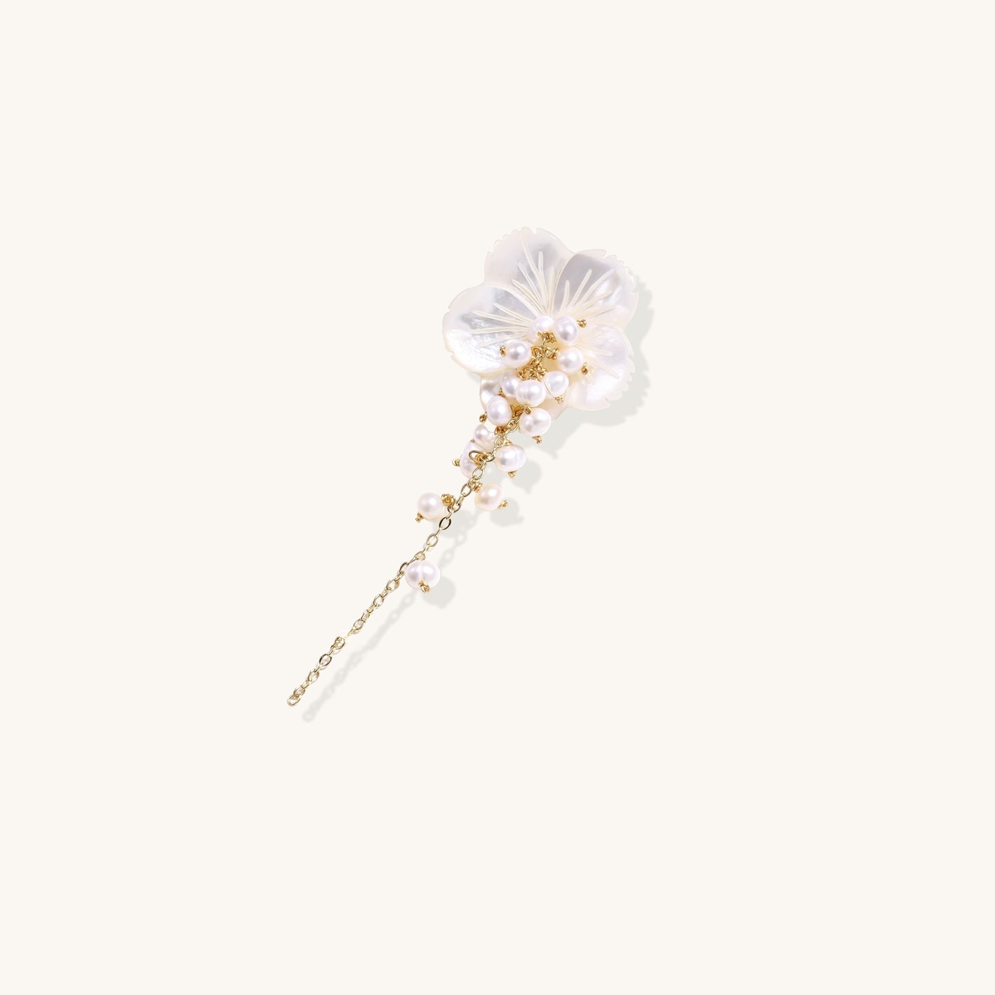 Gentle Support Pearl Flower Brooch