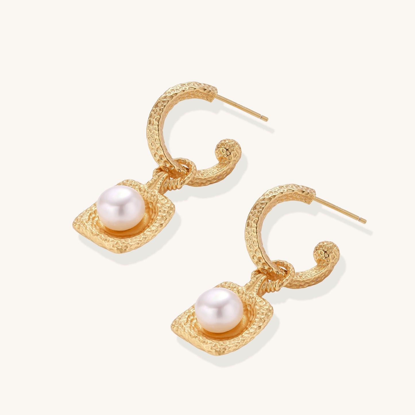 Everyday Confidence Pearl Earrings