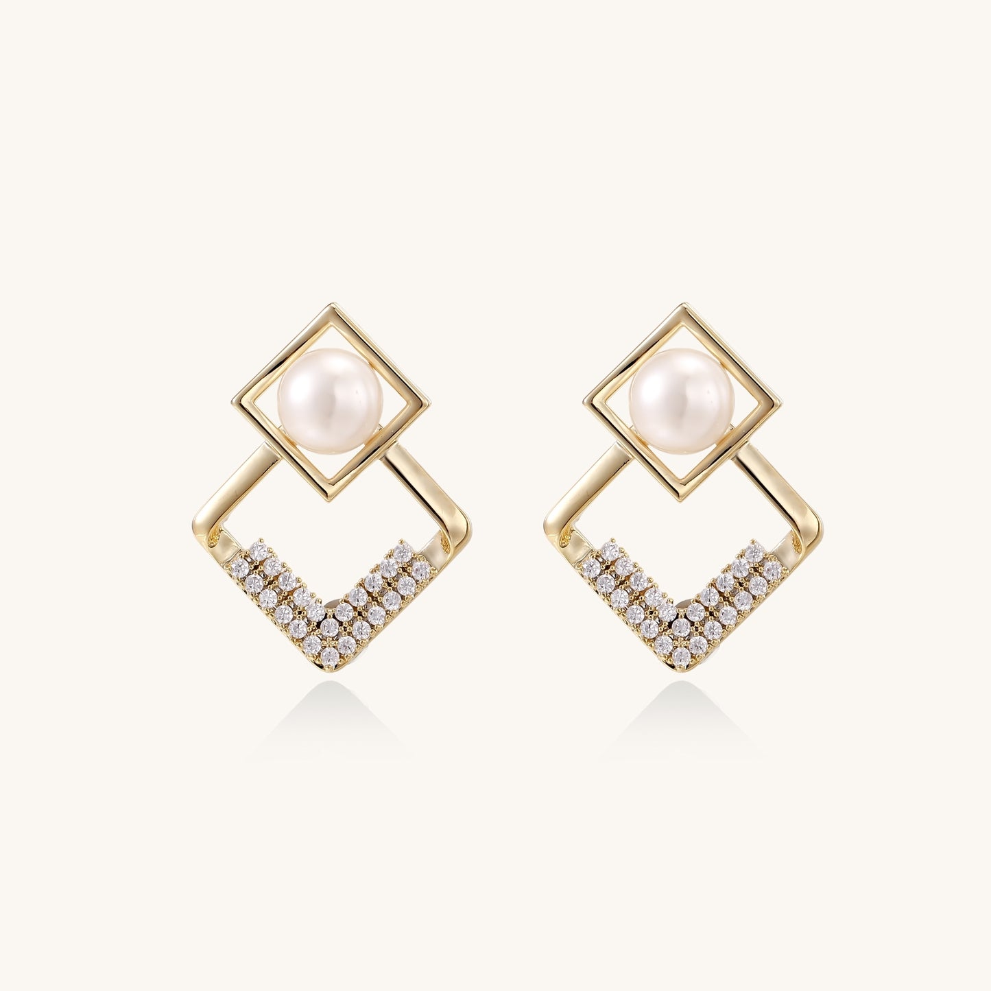 Gentle Confidence Pearl & Gold Earrings