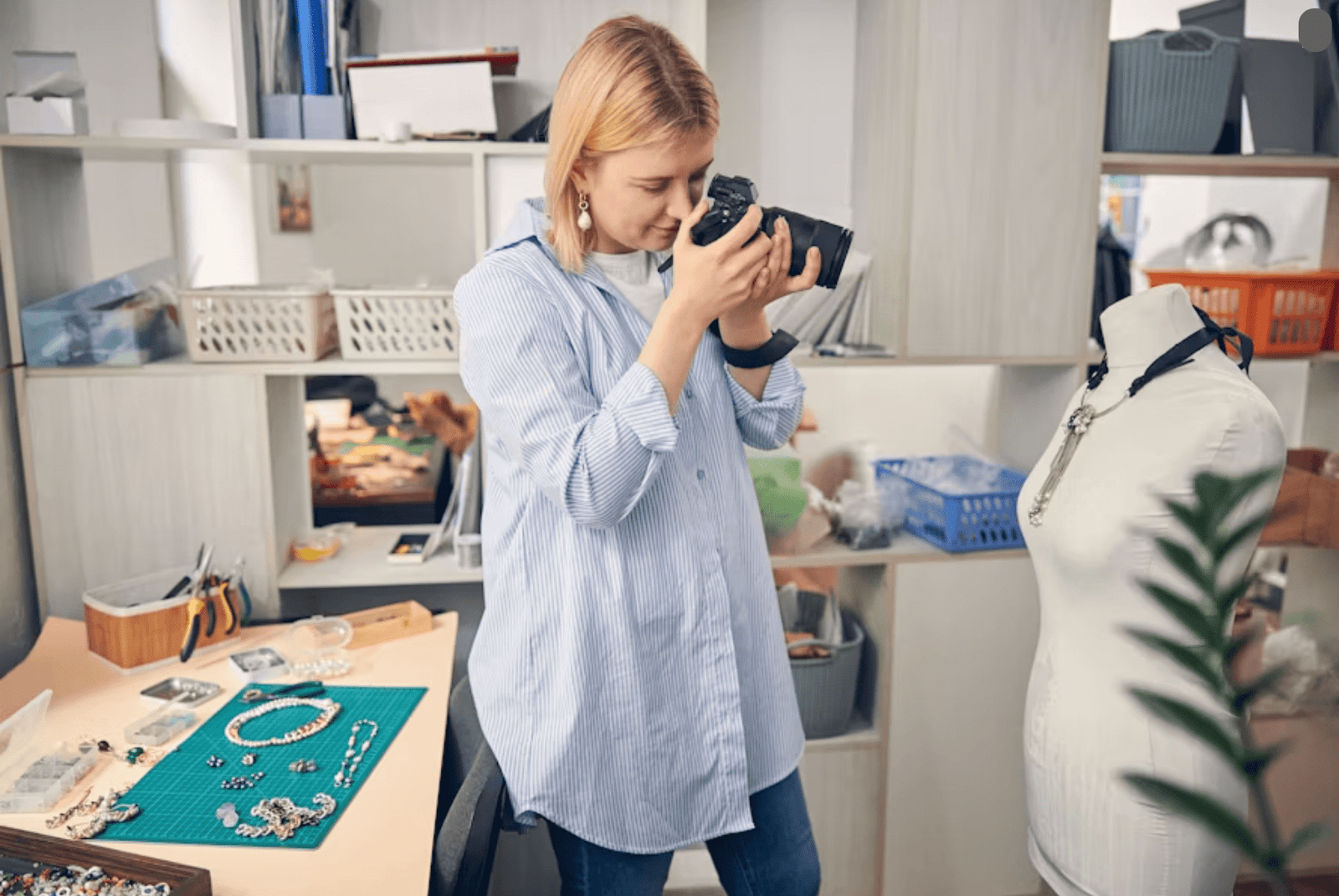 From Brand Deals to Brand Owner: How Content Creators Are Building Profitable Jewelry Brands Without Inventory