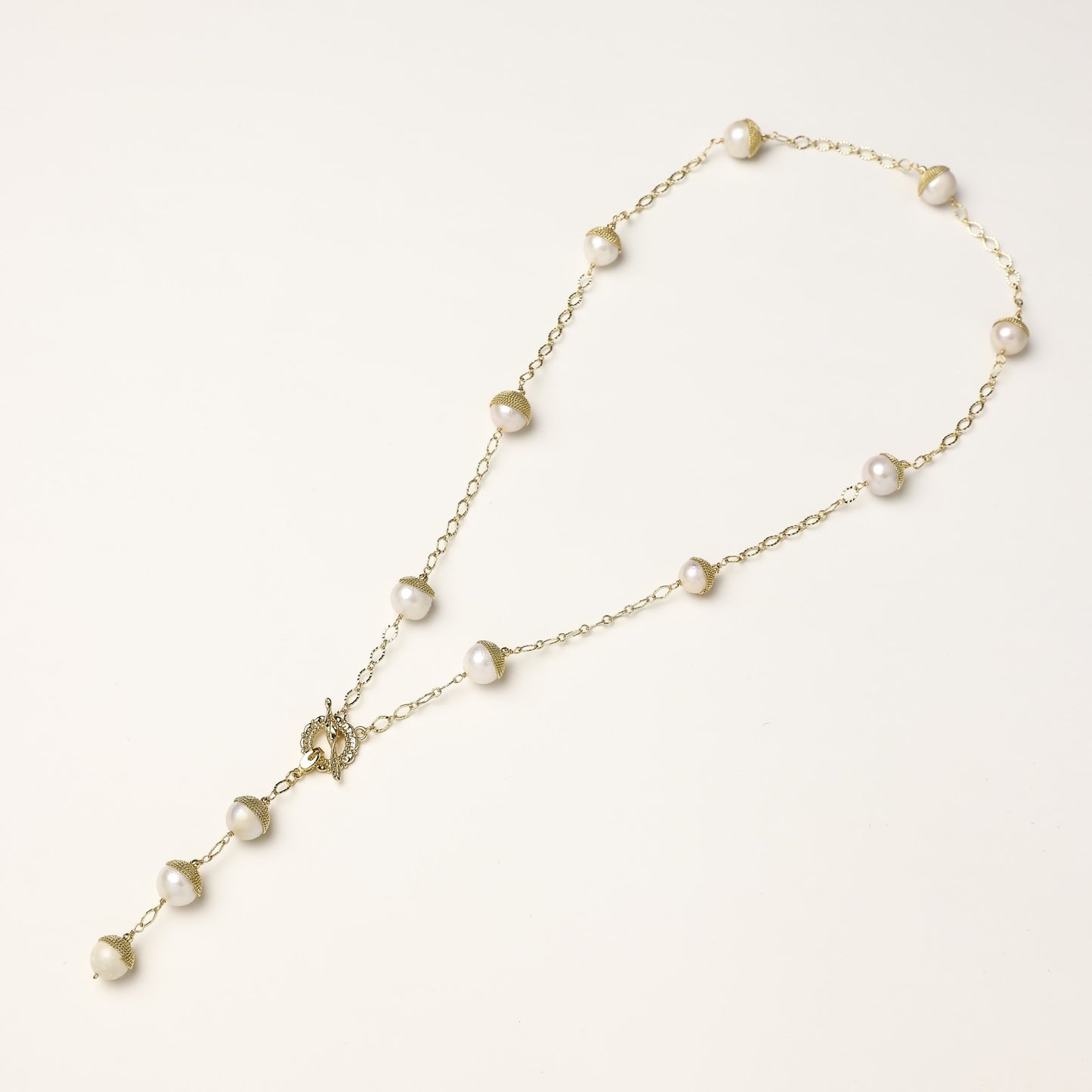 Whispers Between Pearls Necklace